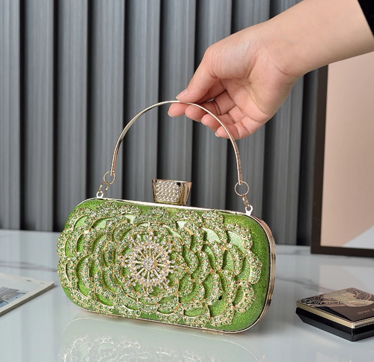 Vintage fashion metal flower luxury clutch delicacy twinkle ladies diamond evening bags - Yembifashion