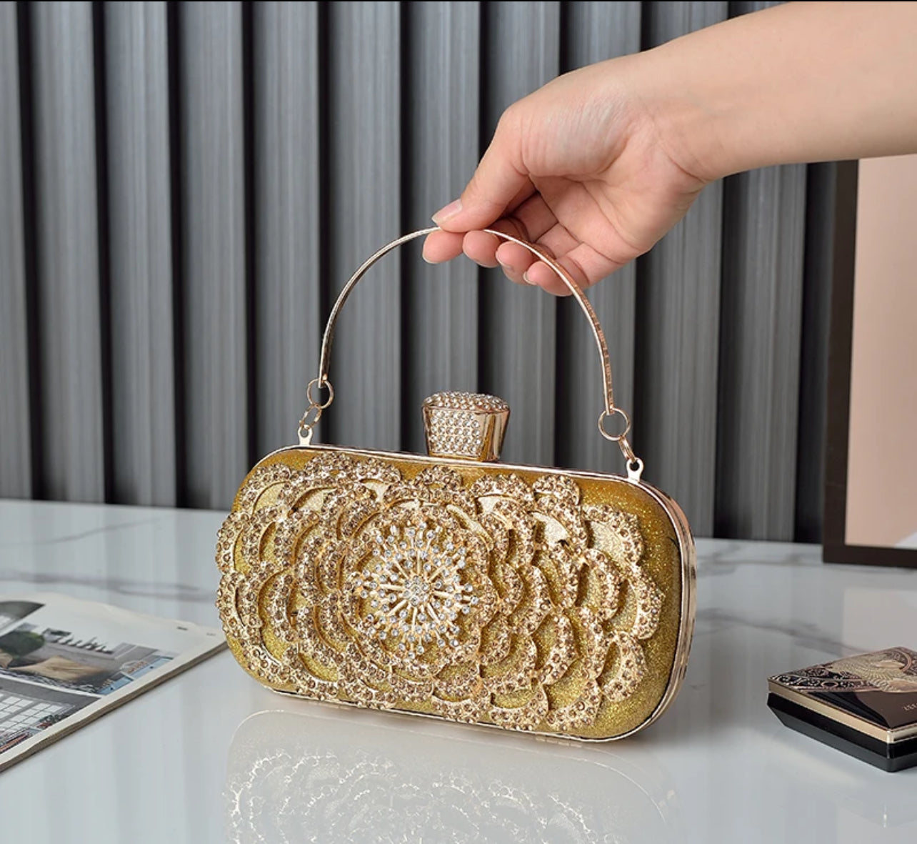 Vintage fashion metal flower luxury clutch delicacy twinkle ladies diamond evening bags - Yembifashion