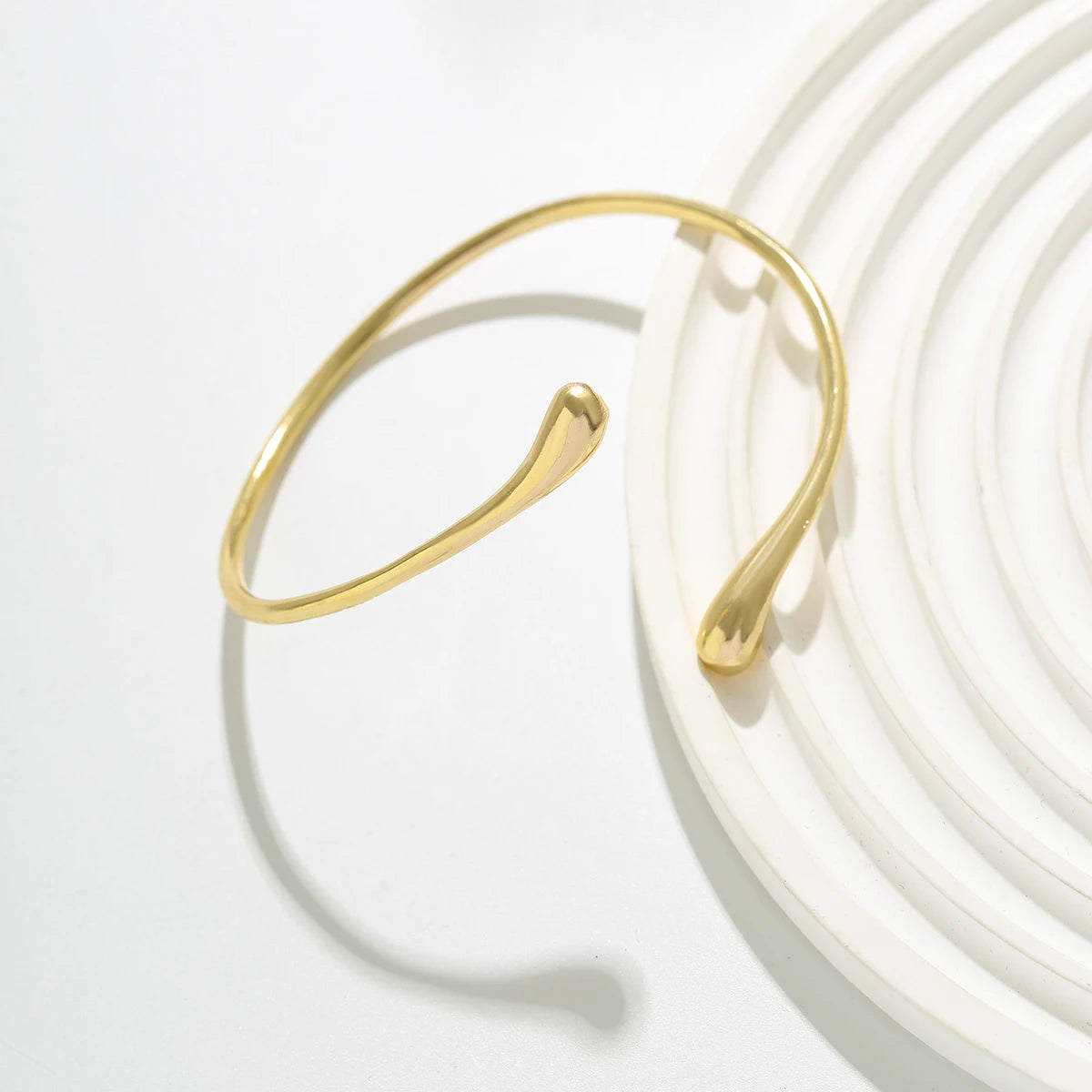 Gold Bracelets for Women – Elegant, Adjustable & Stylish