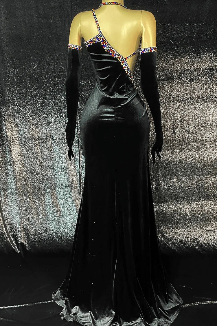 A luxurious evening gown with pearls, perfect as a long dress or prom dress for formal occasions.