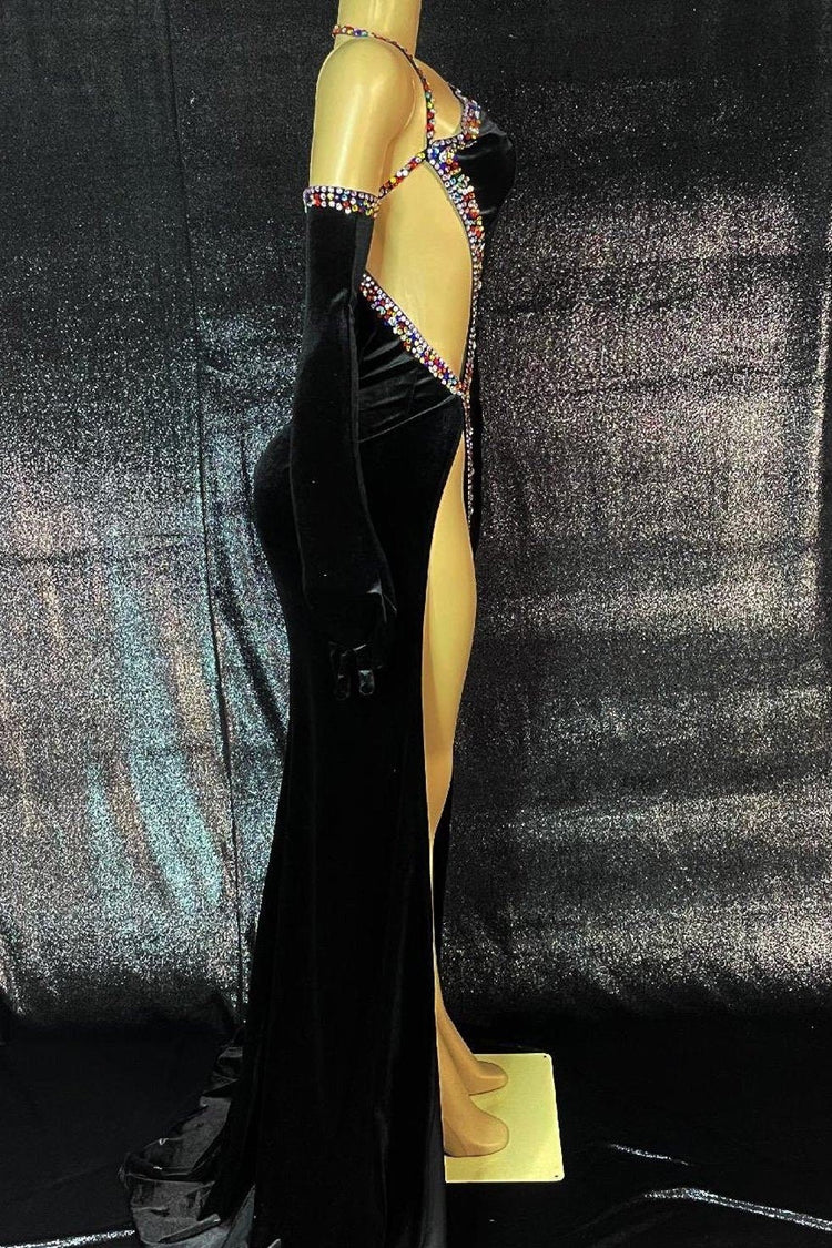 A luxurious evening gown with pearls, perfect as a long dress or prom dress for formal occasions.
